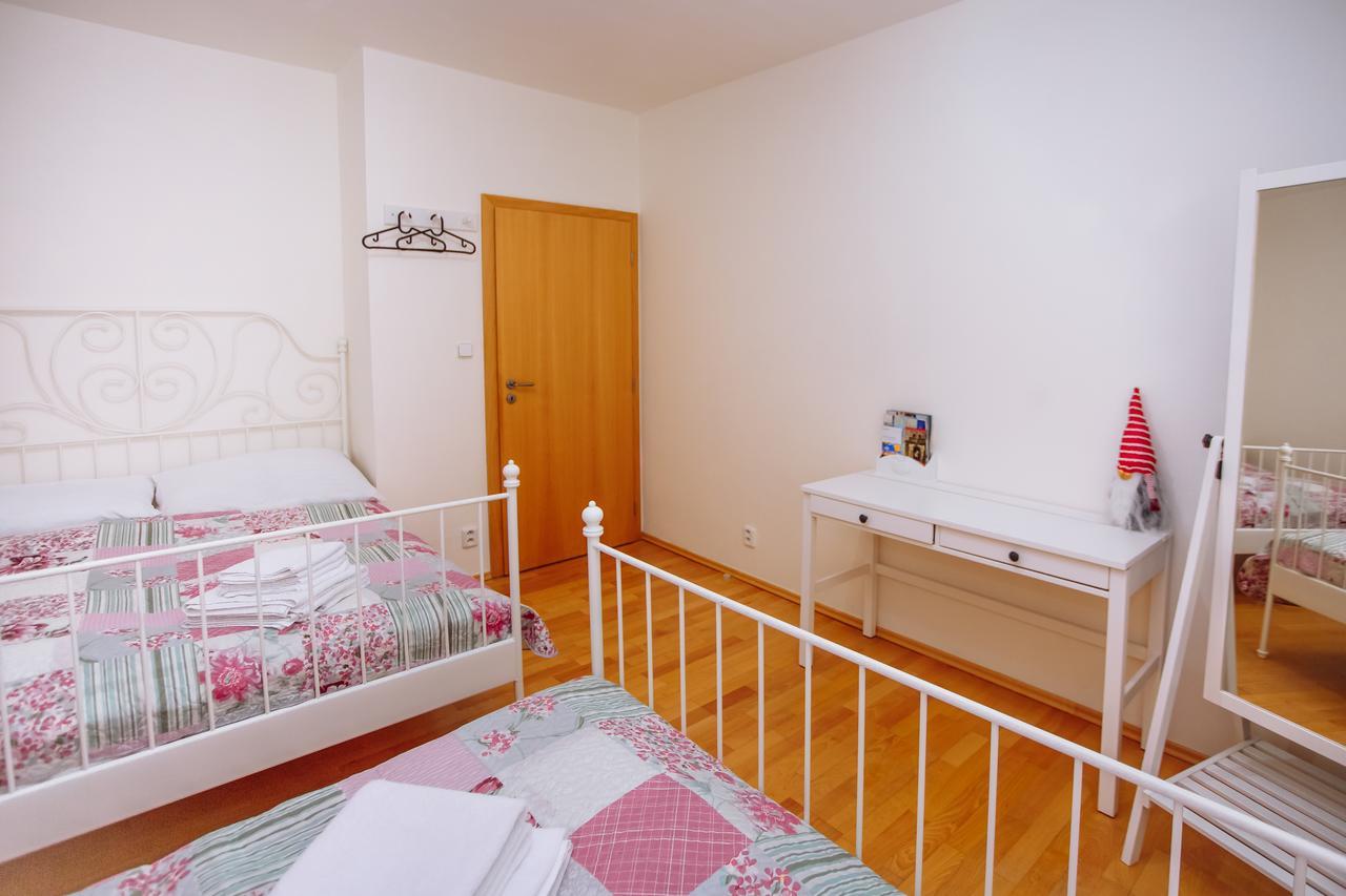 Beautiful Apartment In Central Residence プラハ エクステリア 写真