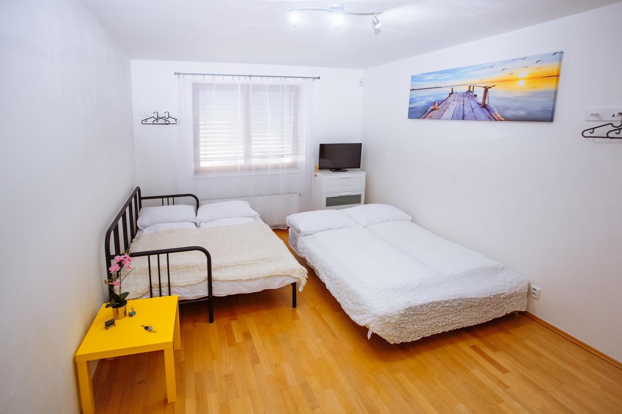 Beautiful Apartment In Central Residence プラハ エクステリア 写真