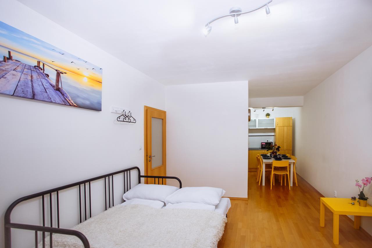 Beautiful Apartment In Central Residence プラハ エクステリア 写真